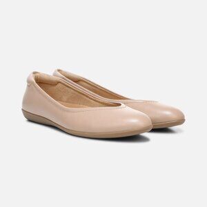 VIVIENNE FLAT Color:  Crème Brulee Leather Size 9.5W